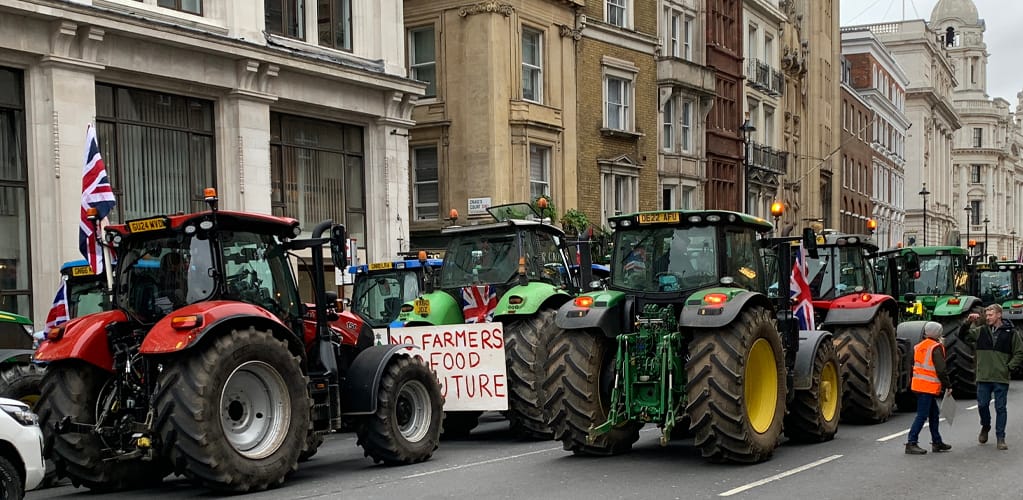 Protesting farmers are having to fight off the radical right, conspiracy theorists and climate sceptics